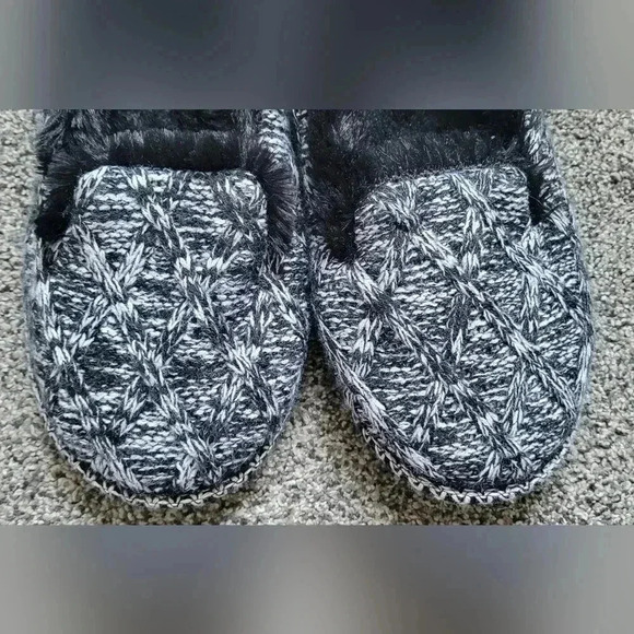 WOMENS MUK LUKS COMFORT COZY SLIPPERS SIZE LARGE 9-10 - Picture 2 of 8